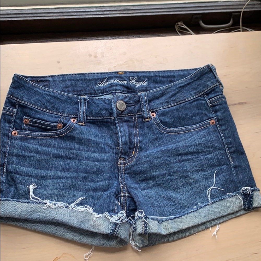 American Eagle women’s midi shorts